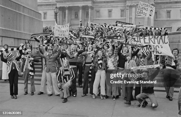 Newcastle United fans in Trafalgar Square in London, for the 1974 FA Cup Final against Liverpool at Wembley Stadium in London, UK, 4th May 1974....