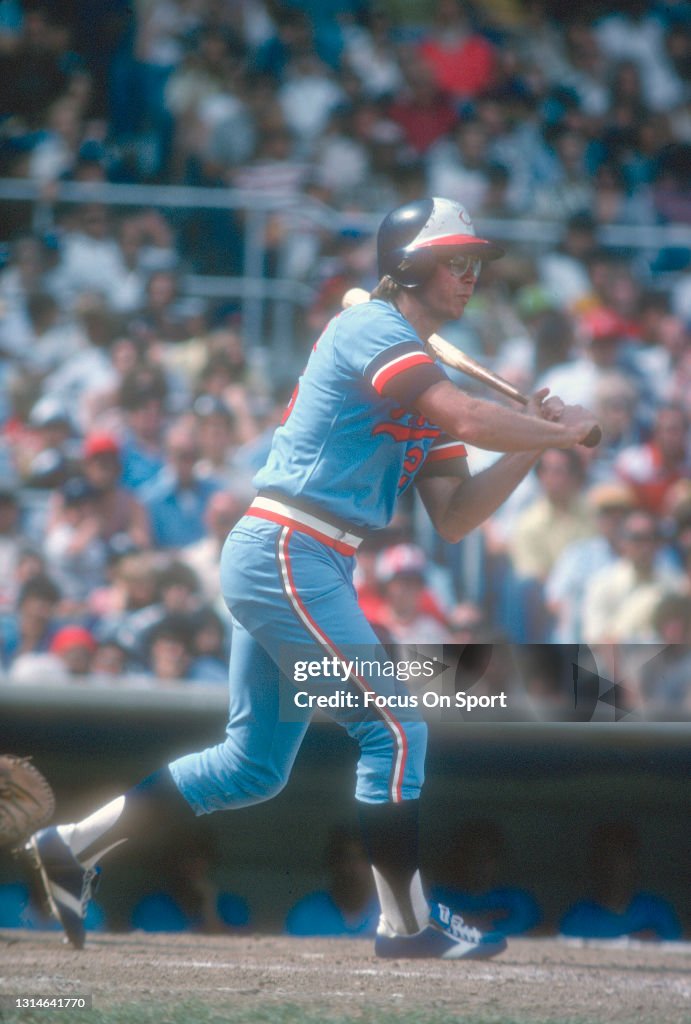 Cubbage Jr Mike Cubbage of the Minnesota Twins bats against the New York Yankees ...