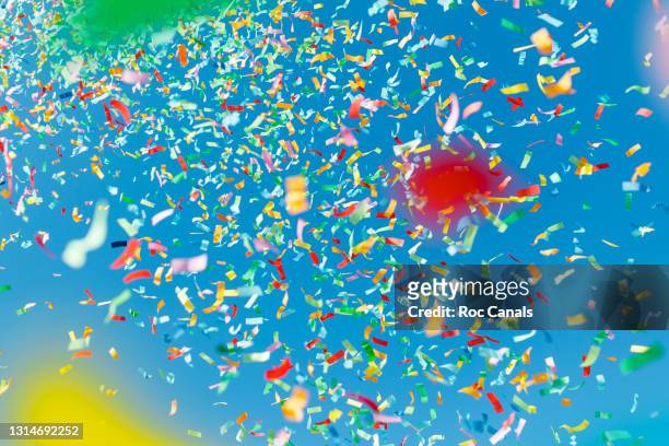 confetti - celebration stock-fotos und bilder