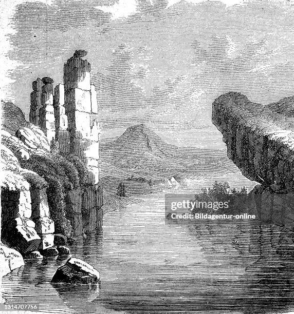 The gate of Ursk at the river Lena, a stream in Siberia in the Asian part of Russia, illustration from 1880 / Das Tor von Ursk am Fluß Lena, ein...