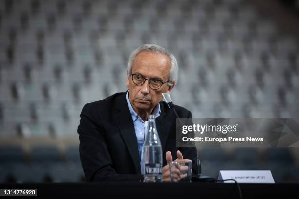 The head of the Infectious Diseases Service of the Germans Trias i Pujol Hospital in Badalona , Bonaventura Clotet appears at a press conference of...