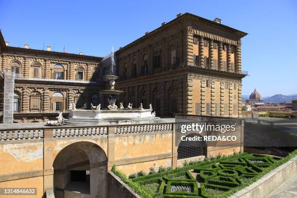 Florence. Giardino Di Boboli E Palazzo Pitti.