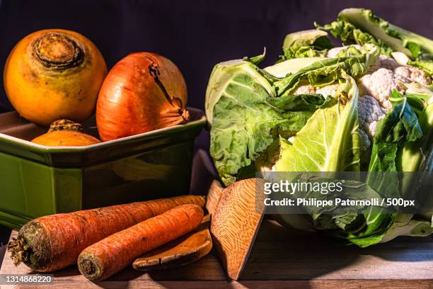 close-up of vegetables on table,france - table nourriture stockfoto's en -beelden