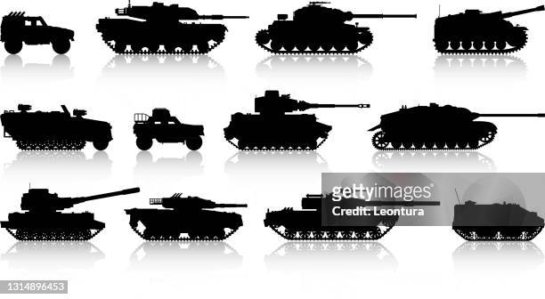 hochdetaillierte tank silhouetten - militärisches landfahrzeug stock-grafiken, -clipart, -cartoons und -symbole