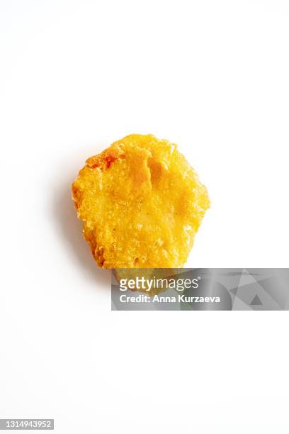 fried chicken nuggets isolated on white background - fried chicken white background stock pictures, royalty-free photos & images