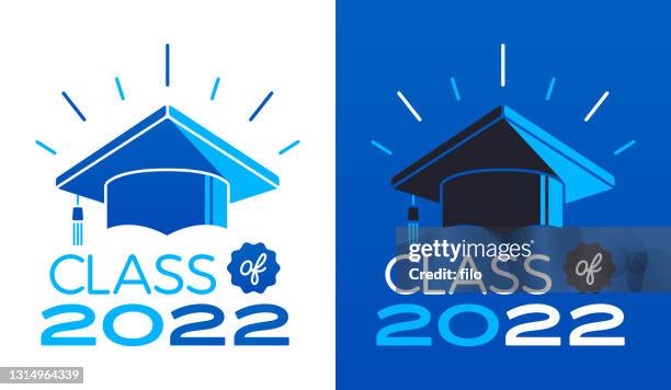 stockillustraties, clipart, cartoons en iconen met klasse van 2022 afstuderen - afstudeer toga