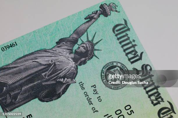 us government check for stimulus money - 米国財務省 ストックフォトと画像
