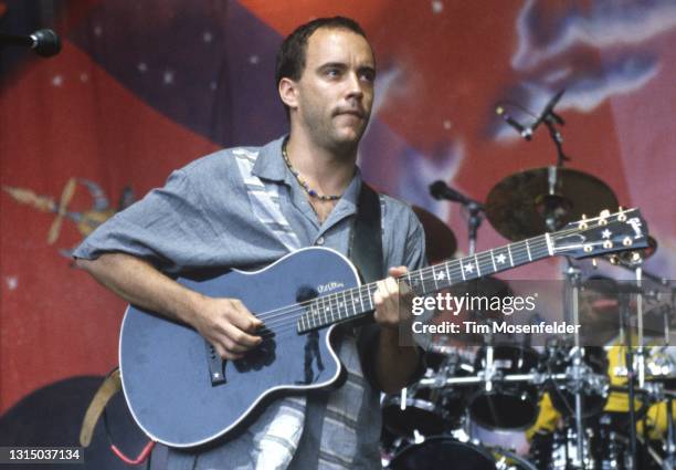 Dave Matthews of Dave Matthews Band performs during H.O.R.D.E. Festival at Shoreline Amphitheatre on July 28, 1996 in Mountain View, California.