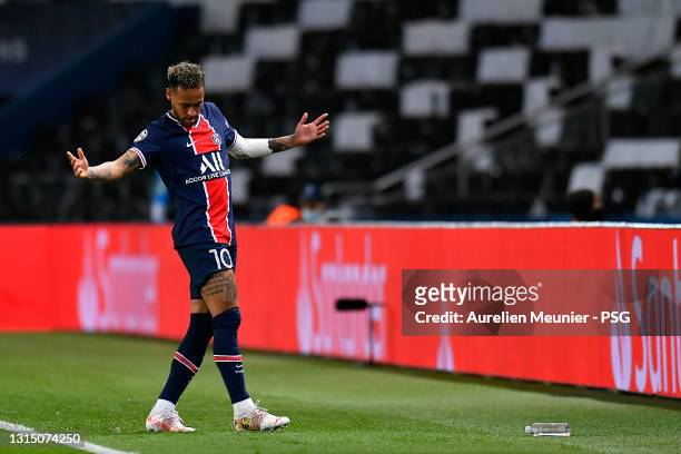 Neymar Jr of Paris Saint-Germain reacts during the UEFA Champions League Semi Final First Leg match between Paris Saint-Germain and Manchester City...