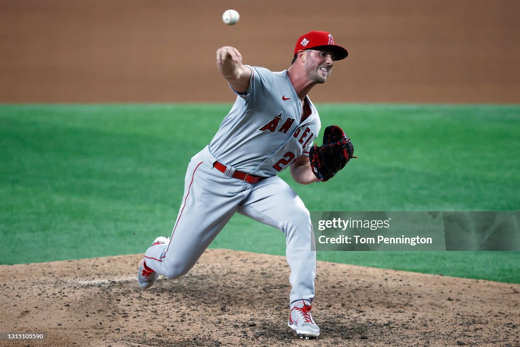 Los Angeles Angels v Texas Rangers