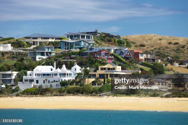 kaiteriteri beach homes - new zealand beach house stock pictures, royalty-free photos & images