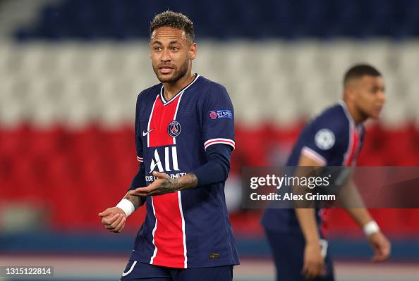 Paris Saint-Germain v Manchester City - UEFA Champions League Semi Final: Leg One Paris Saint-Germain v Manchester City - UEFA Champions League Semi Final: Leg One