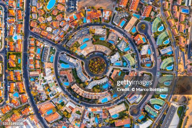 overhead view of cityscape of maspalomas, grand canary island, spain - traffic circle stock pictures, royalty-free photos & images