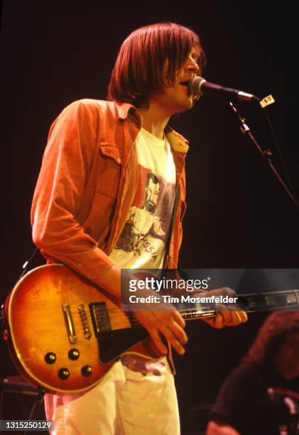 Evan Dando of The Lemonheads performs during Live 105's Green Christmas at the Cow Palace on December 15, 1996 in San Francisco, California.