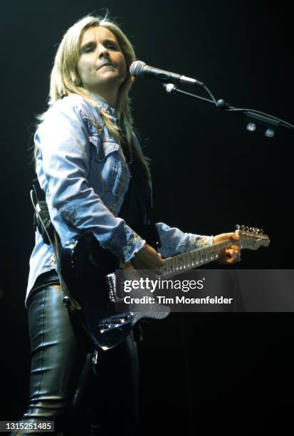 Melissa Etheridge performs at the Cow Palace on December 17, 1996 in San Francisco, California.
