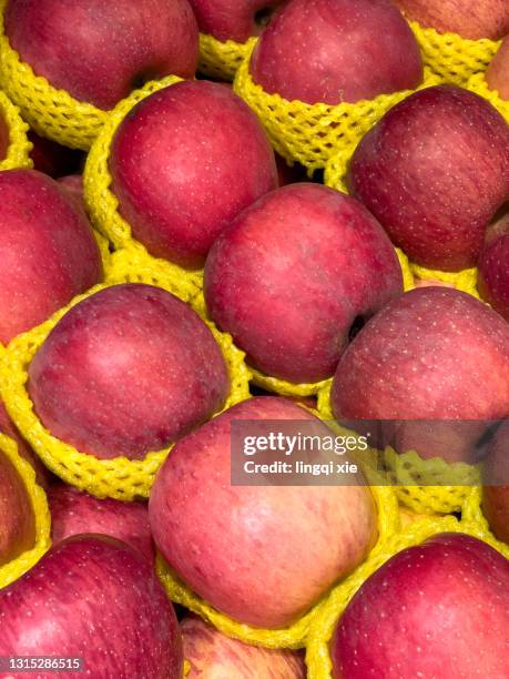 abstract pattern of neatly arranged apples - vines wrapping stock pictures, royalty-free photos & images