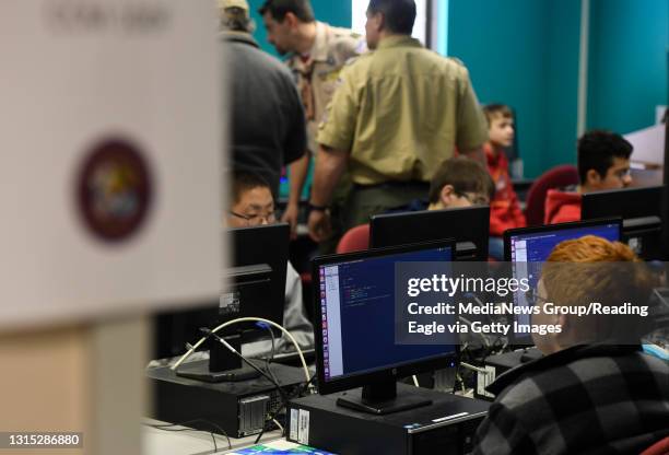 Boy Coding Photos and Premium High Res Pictures - Getty Images