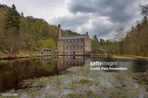 west yorkshire traditional mill - hebden bridge stockfoto's en -beelden