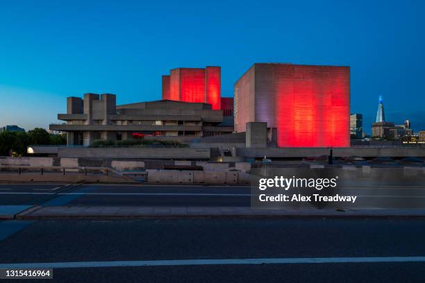 the national theatre in london at blue hour - royal national theater stock pictures, royalty-free photos & images