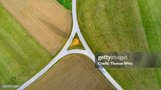 Triangular Interstice Intersection (Geometry) Photos and Premium High Res Pictures - Getty Images
