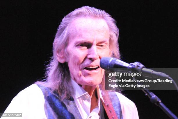 Country/Folk singer and songwriter Gordon Lightfoot entertained at the Santander Performing Arts Center Friday evening. Gordon Lightfoot Concert...