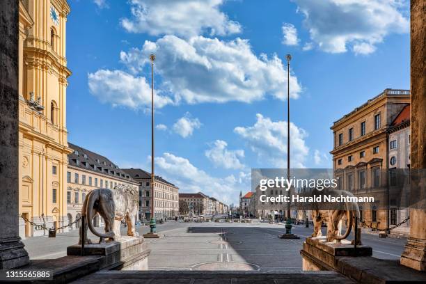 view to ludwigstraße, munich, bavaria, germany - munich summer stockfoto's en -beelden