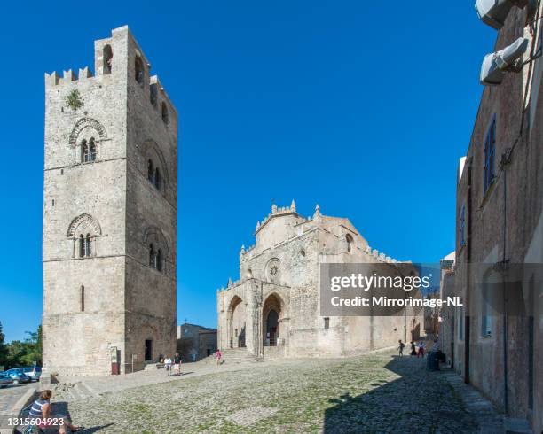 cathedral and tower in erice on sicily - erice imagens e fotografias de stock