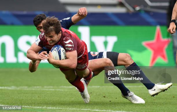 Antoine Dupont of Toulouse scores their second try during the Heineken Champions Cup Semi Final match between Toulouse and Bordeaux Begles at Stade...