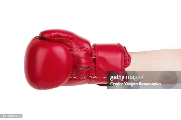 red boxing glove on men's hand isolated on white - guante de boxeo fotografías e imágenes de stock