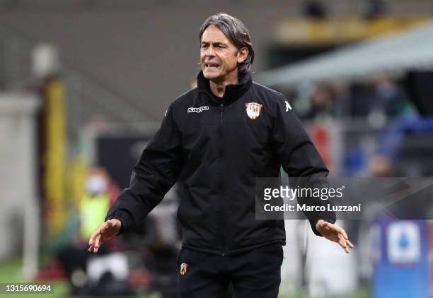 Filippo Inzaghi, Head Coach of Benevento Calcio looks on during the Serie A match between AC Milan and Benevento Calcio at Stadio Giuseppe Meazza on...