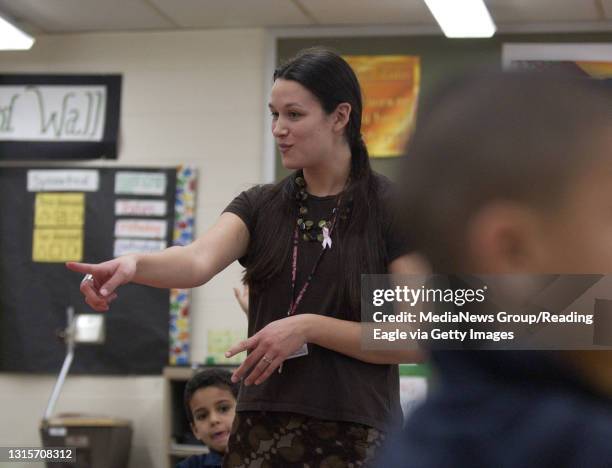 Photo Ryan McFadden 200503060 Lifestyle: multicultural learning at 16th and Haak elementary school; Marcie Blatt is teaching 1st grade art