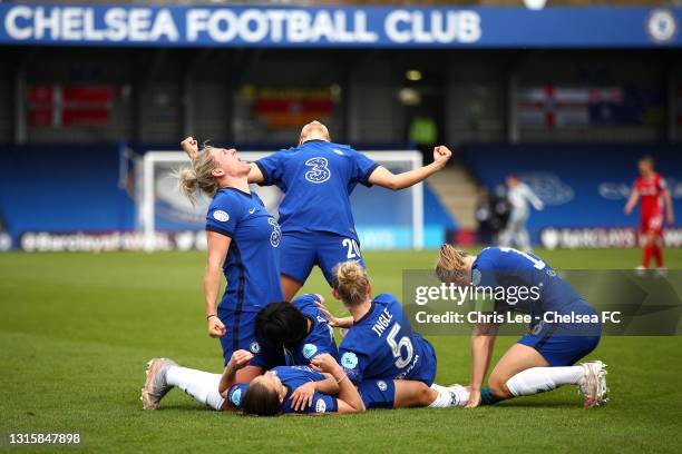 Fran Kirby of Chelsea celebrates scoring their fourth goal with her team mates during the Second Leg of the UEFA Women's Champions League Semi Final...