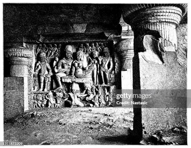 heiliger indischer gott shiva und parvati skulptur aus dem alten indien - shiva stock-grafiken, -clipart, -cartoons und -symbole