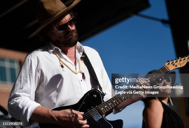 Rusted Root Singer 61 Michael Glabicki Stock Photos, High-Res Pictures, and Images - Getty ...