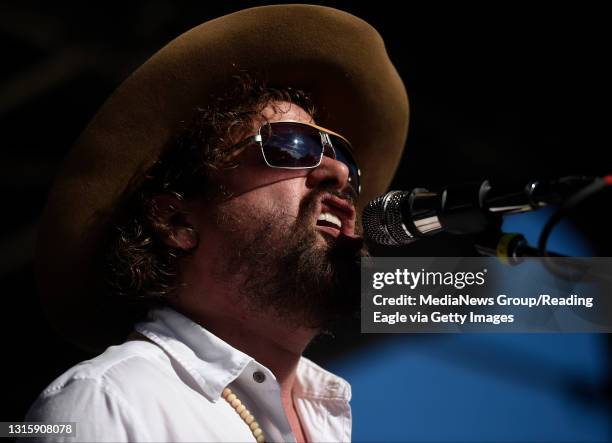 Rusted Root Singer Rusted Root In Concert Photos and Premium High Res Pictures - Getty Images