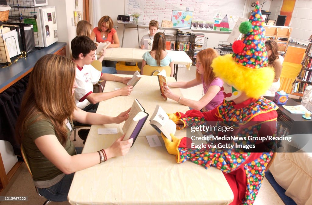 4/25/2006 Muhlenberg, PA 200600907- For Voices issue on laughter. Muhlenberg Senior Eric J Scull dressed as a clown in a class at Muhlenberg High School Tuesday morning. Photo by Ben Hasty