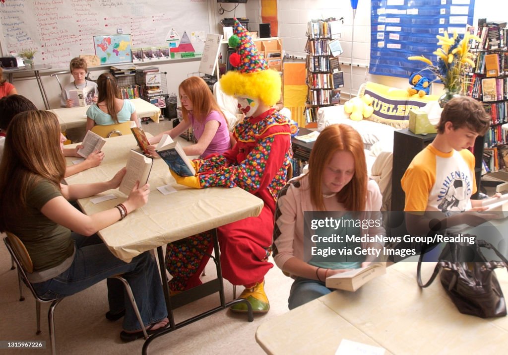 4/25/2006 Muhlenberg, PA 200600907- For Voices issue on laughter. Muhlenberg Senior Eric J Scull dressed as a clown in a class at Muhlenberg High School Tuesday morning. Photo by Ben Hasty