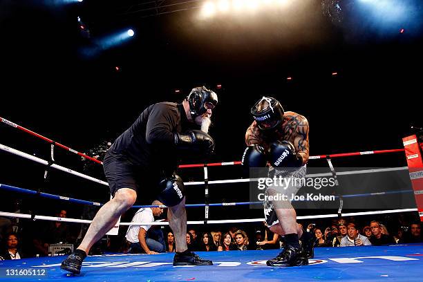 189 fotos e imágenes de alta resolución de Celebrity Fight Night At The Avalon