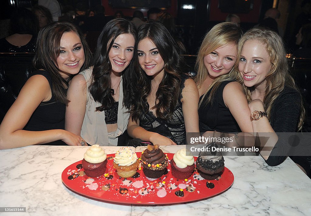 Sophie Leonard, Sarah Hicks, Lucy Hale, Annie Leonard and Claire