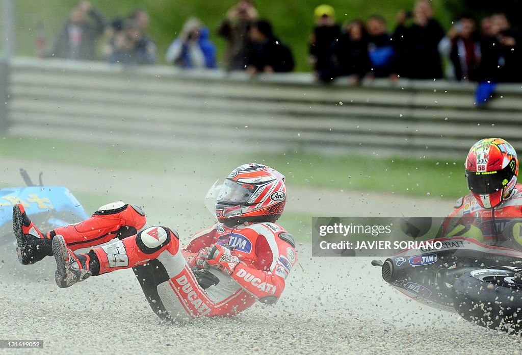 Ducati Team's US Nicky Hayden (L) and Du