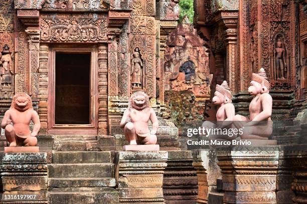 banteay srei temple. siem reap cambodia - banteay srei - fotografias e filmes do acervo