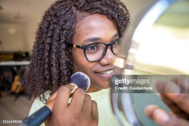 make-up. - beautiful czech women 個照片及圖片檔