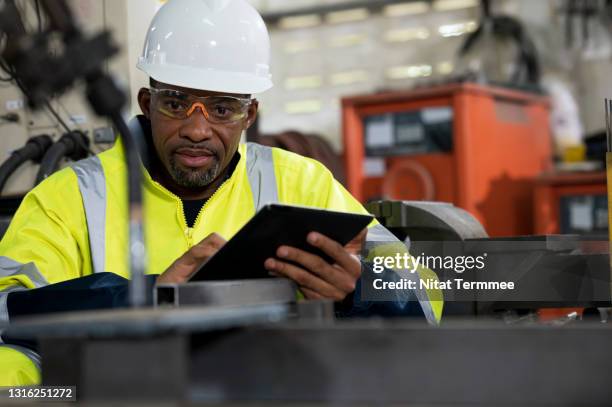 Calibrator Engineer Calibration Technician Photos and Premium High Res Pictures - Getty Images