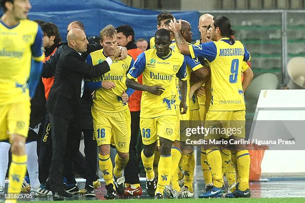 Luca Rigoni of AC Chievo Verona celebrates with his teamates after scoring a goal during the Serie A match between AC Chievo Verona and ACF...