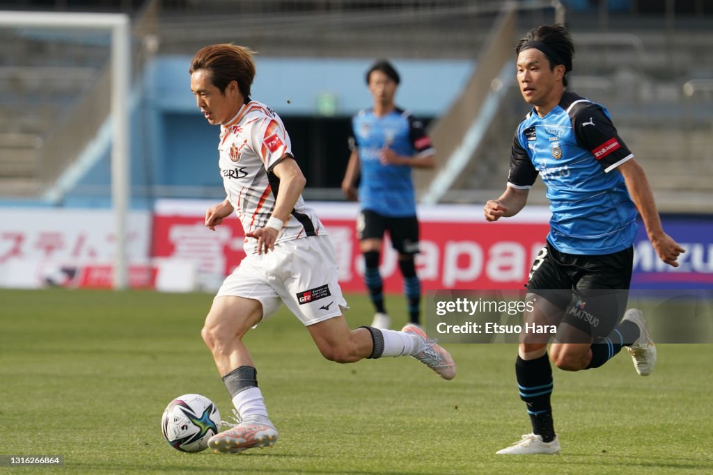 Kawasaki Frontale v Nagoya Grampus - J.League Meiji Yasuda J1