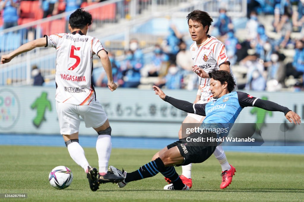 Kawasaki Frontale v Nagoya Grampus - J.League Meiji Yasuda J1