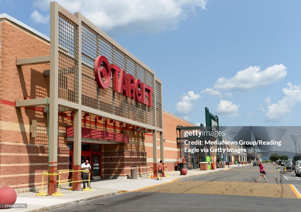 Target In Spring At the Target in the Broadcasting Square Shopping center in Spring ...