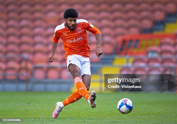 Ellis Simms of Blackpool scores their team's first goal during the Sky Bet League One match between Blackpool and Doncaster Rovers at Bloomfield Road...