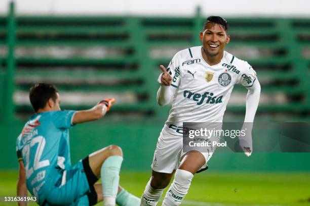 Roni of Palmeiras celebrates after scoring the second goal of his team during a match between Defensa y Justicia and Palmeiras as part of Group A of...