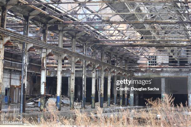 Rusty Steel Building Rusty Steel Beam Photos and Premium High Res Pictures - Getty Images